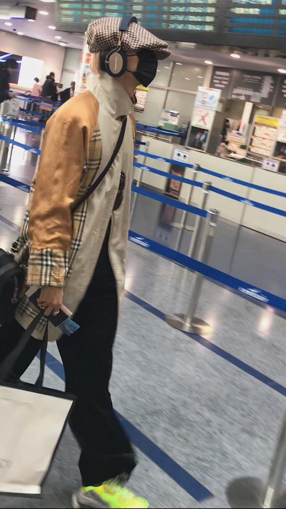 burberry trench coat inside