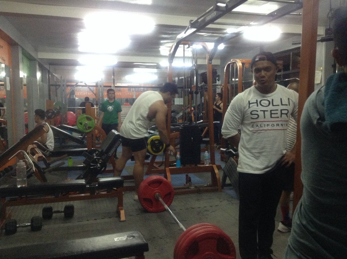 deeyuhmeter's tweet photo. #Hope1FitnessForLife #wowex #pamaol #muragtrue HAHAHAHAHAHA https://t.co/jtnrH0dVBi