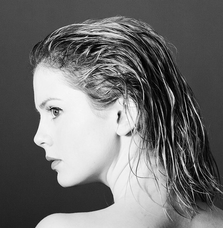 iZombie_FR's tweet photo. Rose Mclver, princess 👸😍 https://t.co/LDnB1q9YJc
