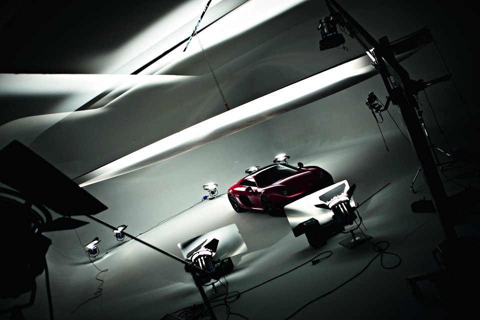 JunctionEleven's tweet photo. Our two huge automotive infinity each come complete with a floating ceiling and the ability to shoot plan shots from above the studio.

#automotivestudio #carstudio #studiohire #filmstudios #hotographicstudios #convenience #ukstudio #oxfordshirestudio #banburystudio #sizematters https://t.co/ovSKF3TEe3