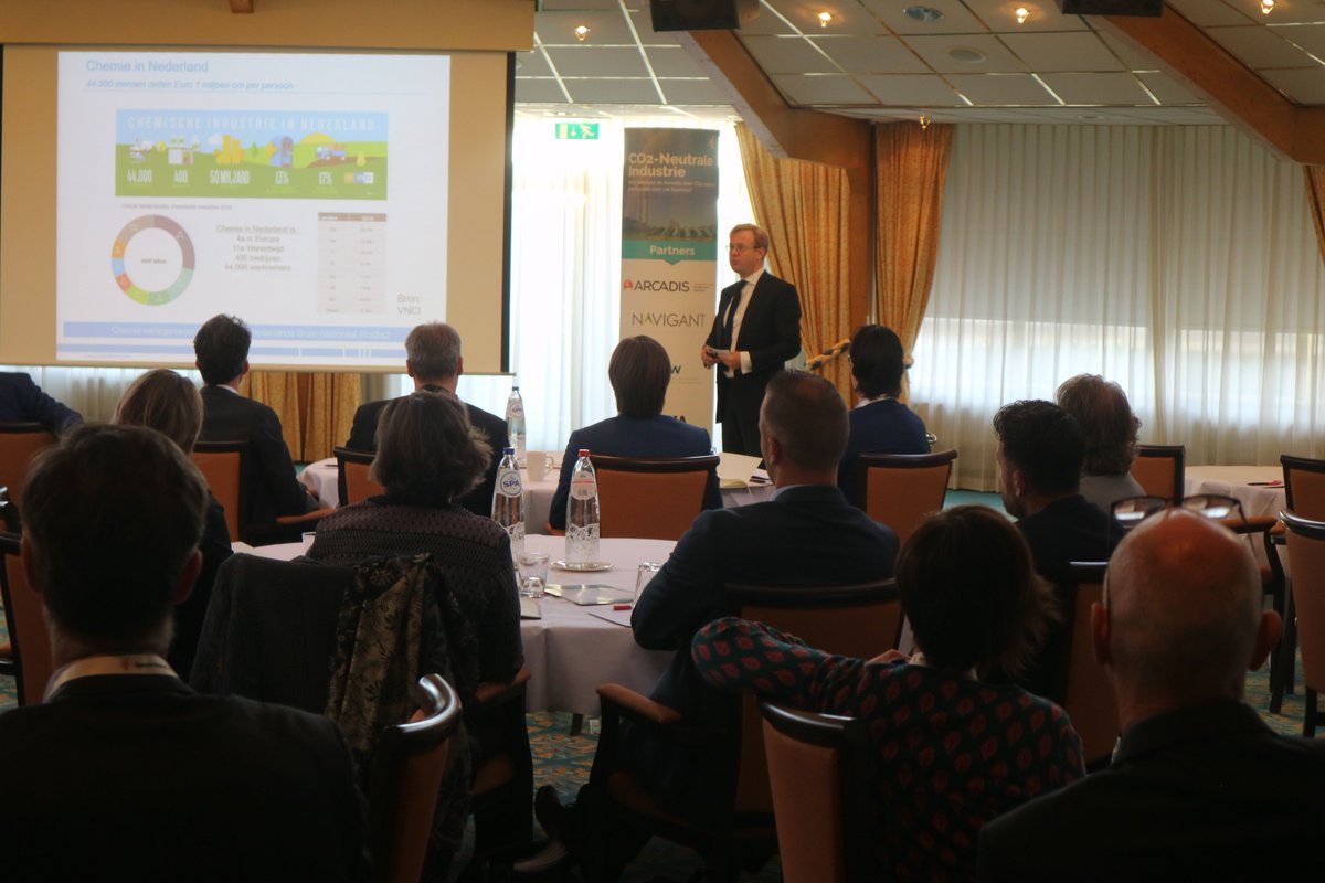 Het congres CO2-Neutrale Industrie is uit de startblokken. Wat is de sector overschrijdende bijdrage van de chemie aan de 2030 doelstellingen? <a href="/RobertTieman/">Robert Tieman</a> van <a href="/LyondellBasell/">LyondellBasell</a> geeft de nieuwste praktijkvoorbeelden. #co2congres, #co2 #industrietransitie