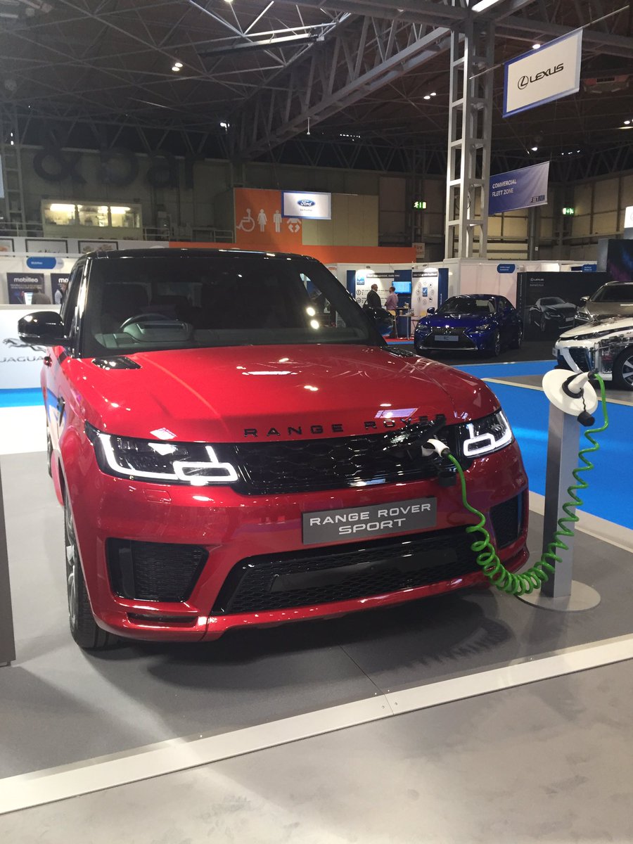 APicton_Glass's tweet photo. New @LandRover_UK #RangeRoverSport #P400EPHEV @Jaguar #IPAceEV400SE and @BMW @MINI #Electricconcept at the @FleetLive show @NEC @GlassGuide @autovista_group https://t.co/d4XPr8qKe4
