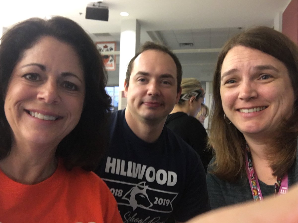 Kerrikirk17's tweet photo. HMS teachers loving the Hillwood life. ⁦@HillwoodMS⁩ #ChargerNation https://t.co/ounCkczVHt