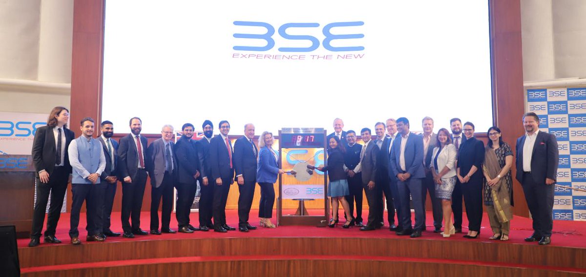 PESBLtd's tweet photo. Day 2 of @citylordmayor trade delegation to India began at the Bombay Stock Exchange @BSEIndia at the start of trading. A chance for Scott Brown and Colin Duggin, Directors of PESB, to discuss the future of global electronic markets. #fintech https://t.co/sKDbvxGn12
