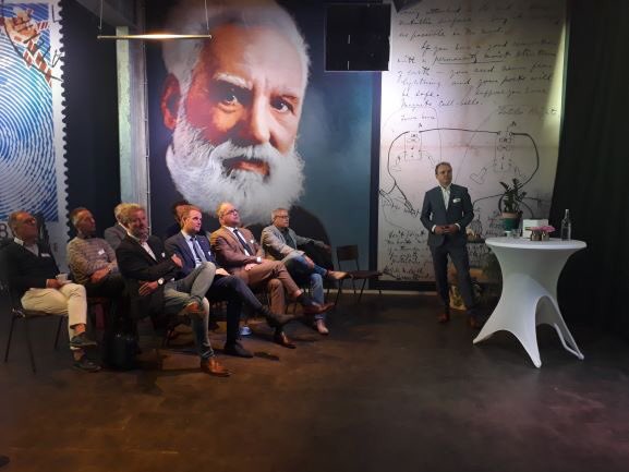 marco_diekstra's tweet photo. Vandaag zijn wij weer uw dagvoorzitter bij de vijfde en laatste #AllianderMasterclass in #Alkmaar. Op naar een gezamenlijke duurzame toekomst! Interesse? U bent vanavond als #raadslid nog van harte welkom! #energietransitie https://t.co/XzbUYAcsqk