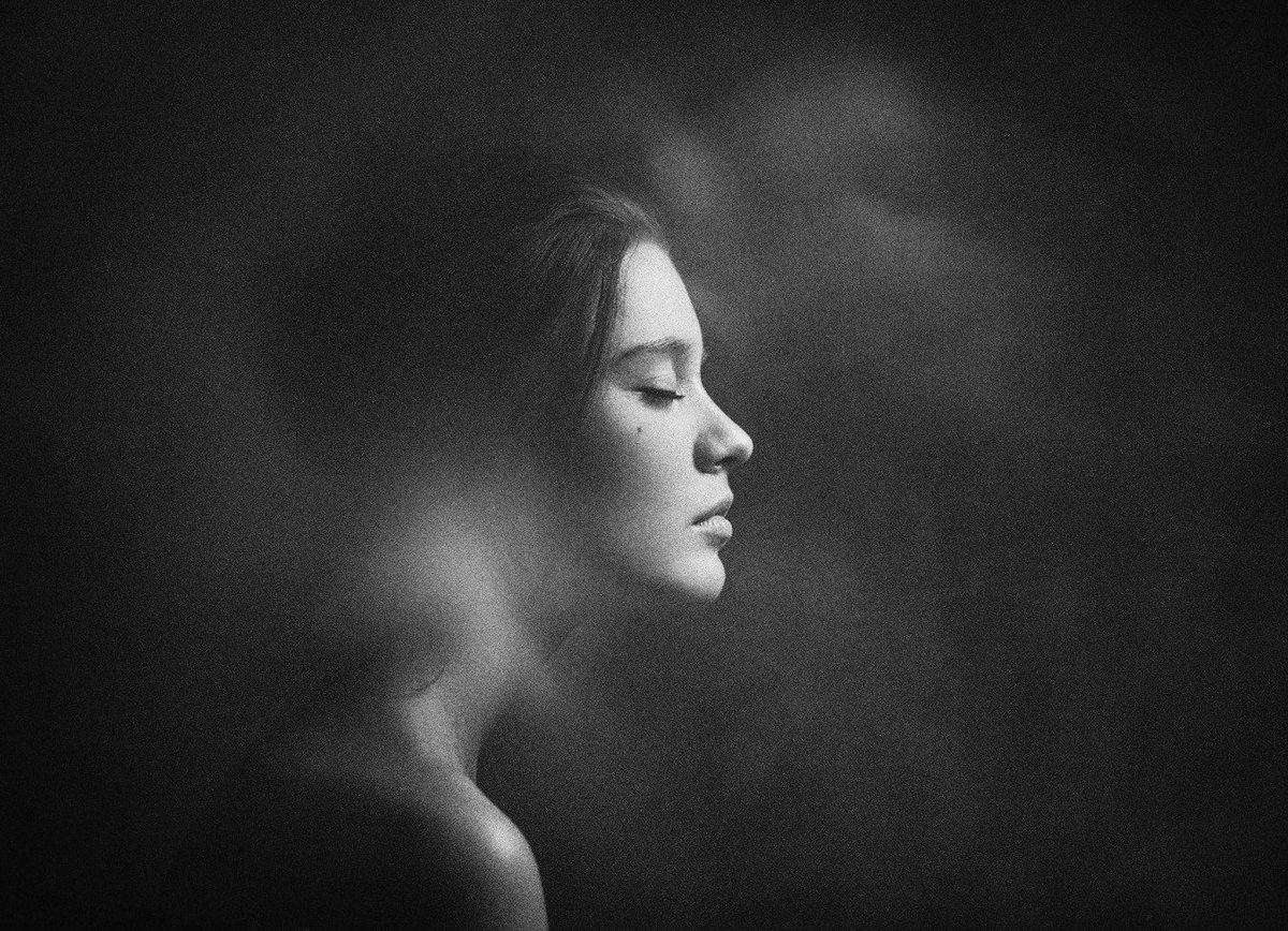 My Sleeping Angel.
Ph. Arkadiy Kurta.

#Bnw #BW #portrait #photo #pics #model #Beauty #Amazing #Cute #Popular #Woman #photographe #Art #photography