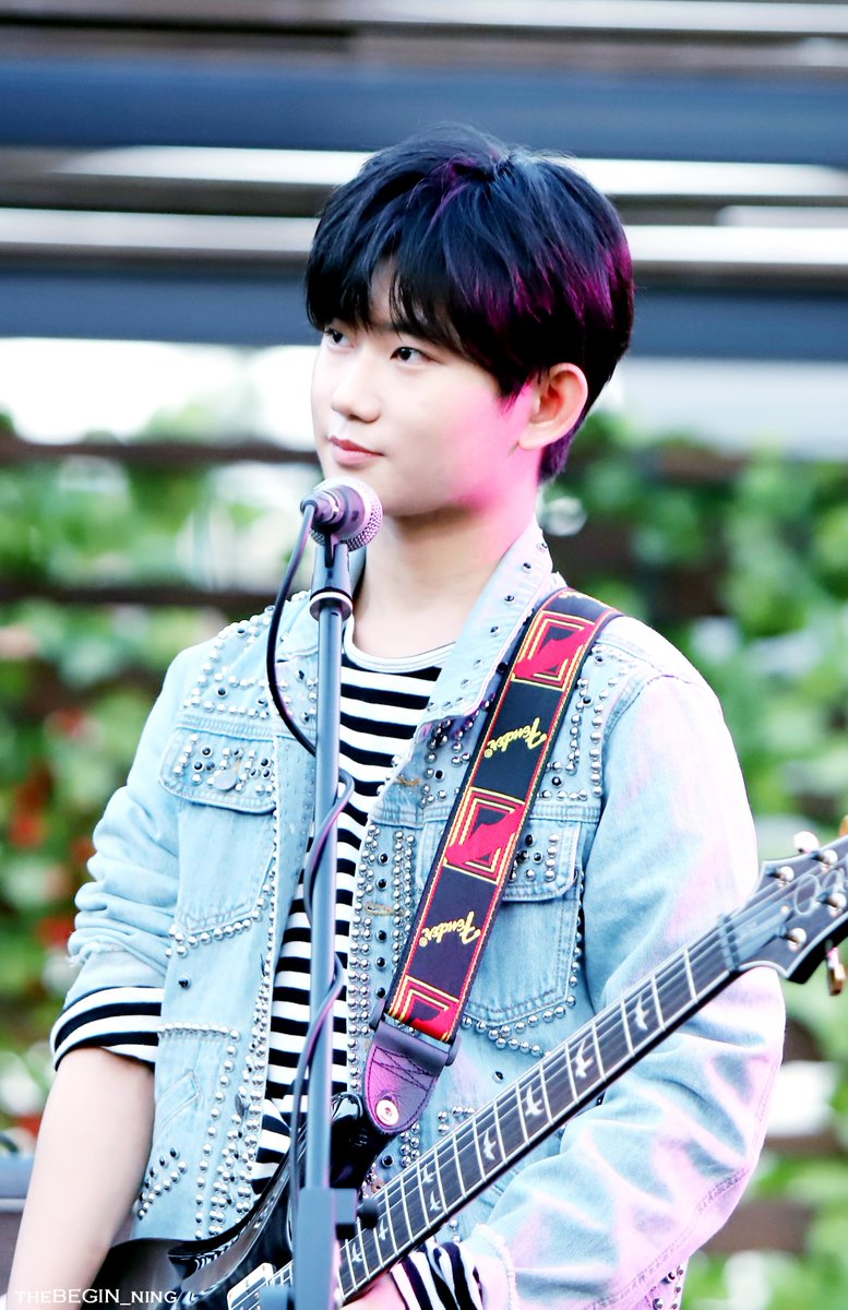 theBEGIN_ning's tweet photo. 181003 #Sofar_Sounds
#TheEastLight #더이스트라이트
#junwookkim #김준욱
https://t.co/2NNGYeC4e8
https://t.co/AMGVpeHQgC
https://t.co/XEhUIb1Cw8

석양 마젠타와의 사투.. https://t.co/GW9pnqM9yc