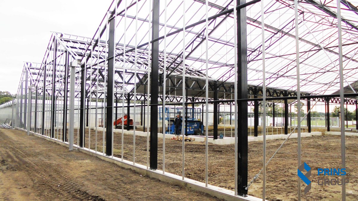 prinsgroup's tweet photo. In samenwerking met #SerrenbouwStoffels wordt er gewerkt aan een mooi #kasproject in #België. Het project betreft een uitbreiding van een #tuincentrum.
#TheTotalGrowingSolution #kassenbouw #kasprojecten #tuinbouw https://t.co/Up7hqc1xoW