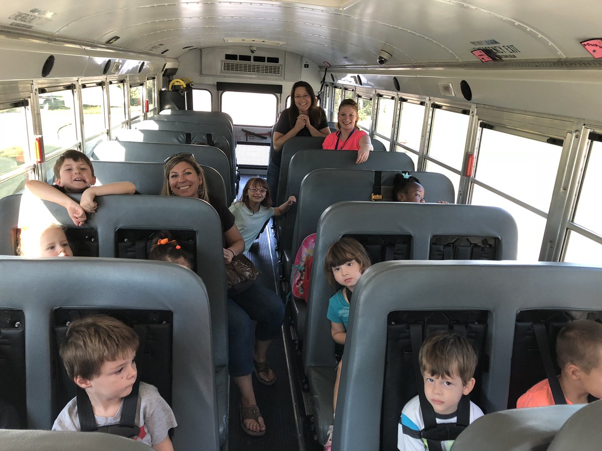 SEdwardsGOL's tweet photo. We’re rolling! 3 buses of amazing students and teachers! #PumpkinPatch #WESRocks #HornetPride https://t.co/jxpUHCvPtg