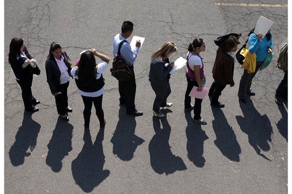 elespectador's tweet photo. ¿Sin trabajo? Este martes arranca feria de empleo en Bogotá y hay 2.900 vacantes. https://t.co/pI9FC3qXlc https://t.co/AzyVEhpfAI