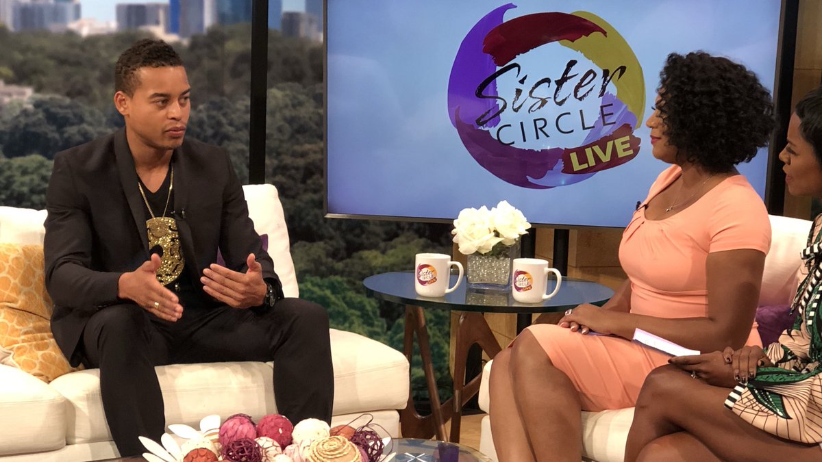sistercircletv's tweet photo. #TooFineTuesday is really just ... CAN WE MAKE THIS A THEME?! πππ.
.@therobertrichar
.@tvonetv https://t.co/wAma9QC8c5