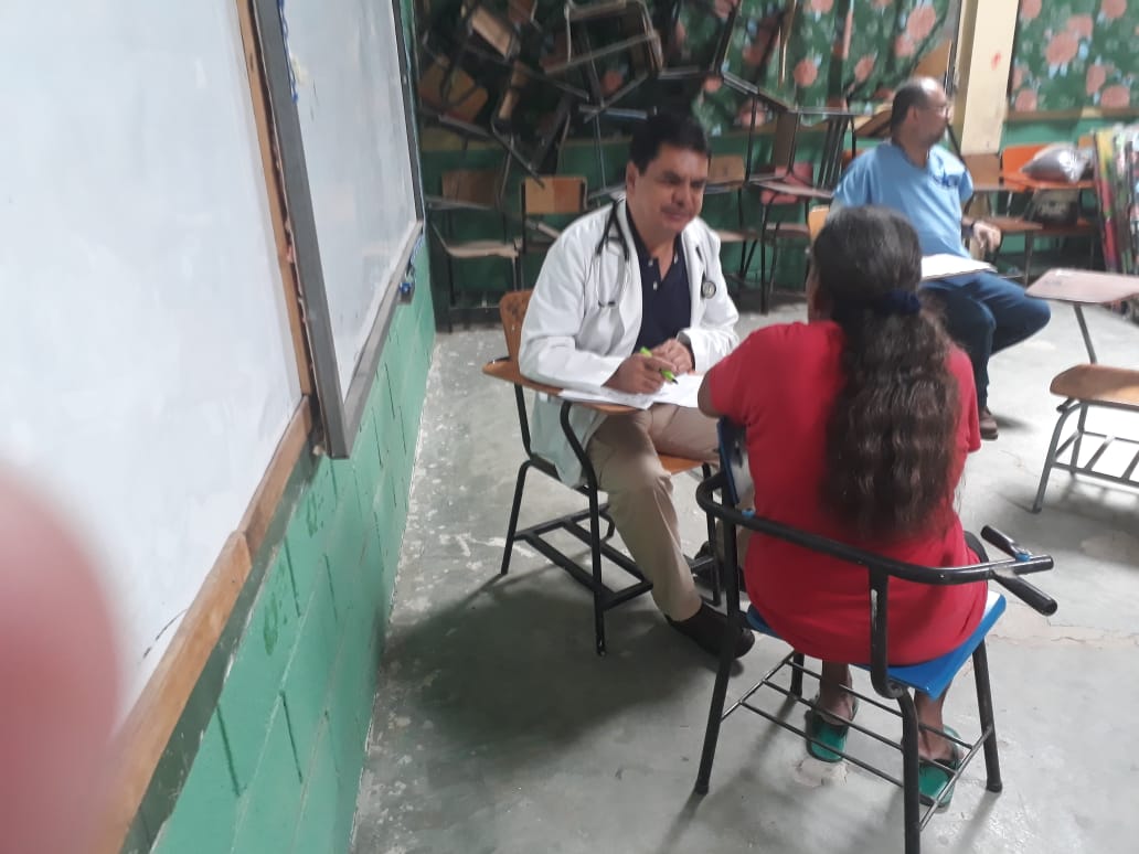 RegionMetroDC's tweet photo. Brigadas de salud llevan atención médica , vacunación  medicamento y control vectorial a personas en albergues.. https://t.co/V7VhfaU1uA
