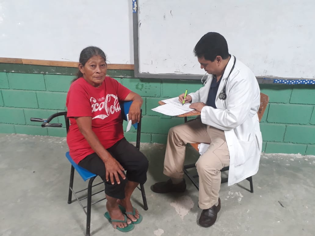 RegionMetroDC's tweet photo. Brigadas de salud llevan atención médica , vacunación  medicamento y control vectorial a personas en albergues.. https://t.co/V7VhfaU1uA