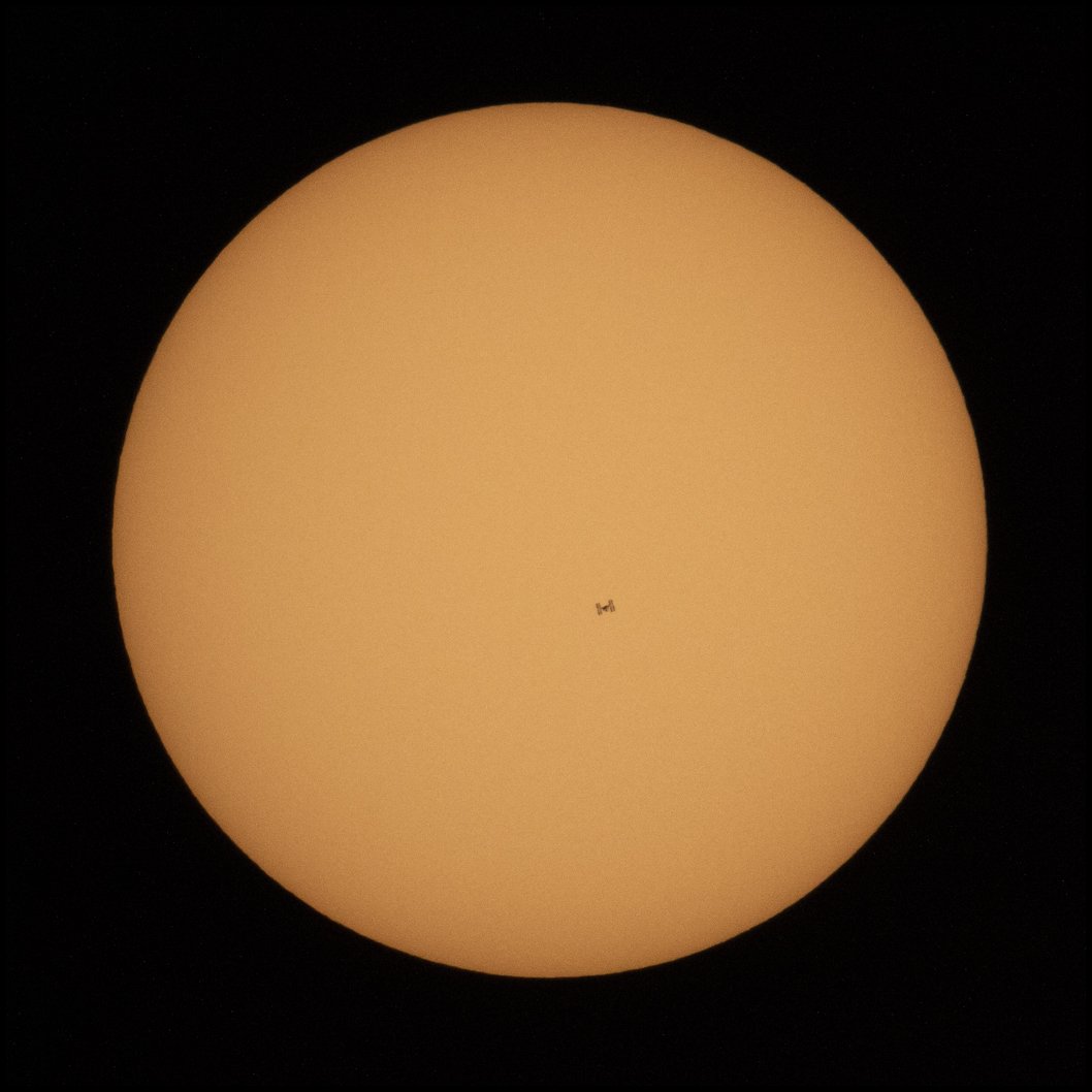 nasahqphoto's tweet photo. The @Space_Station is seen as it transits the Sun from Suffolk, Virginia - https://t.co/tkZvr4ZaqP https://t.co/dAKGf7w3FQ