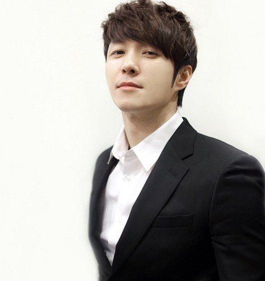 47. 우희진 아까 제가 헬레나 본햄 카터 적은 것 같은데 우희진씨 좀 헬레나 느낌 아닌가요... 옛날 얼굴이 하나도 안 변하고 그대로라는 것도 너무...