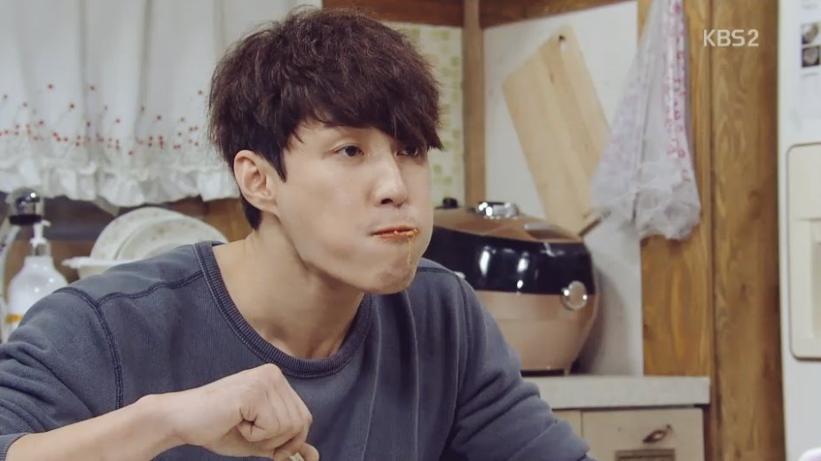 47. 우희진 아까 제가 헬레나 본햄 카터 적은 것 같은데 우희진씨 좀 헬레나 느낌 아닌가요... 옛날 얼굴이 하나도 안 변하고 그대로라는 것도 너무...