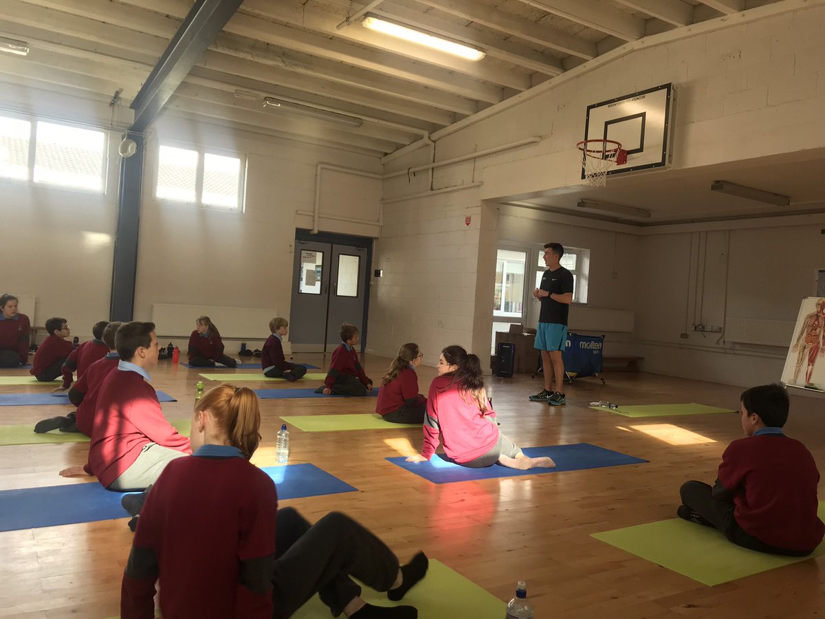 MsWhytesClass's tweet photo. Enjoying some fitness fun today #fitkids #fitness #newskills #mswhytesclass #6thclass https://t.co/Adt04lJXMU