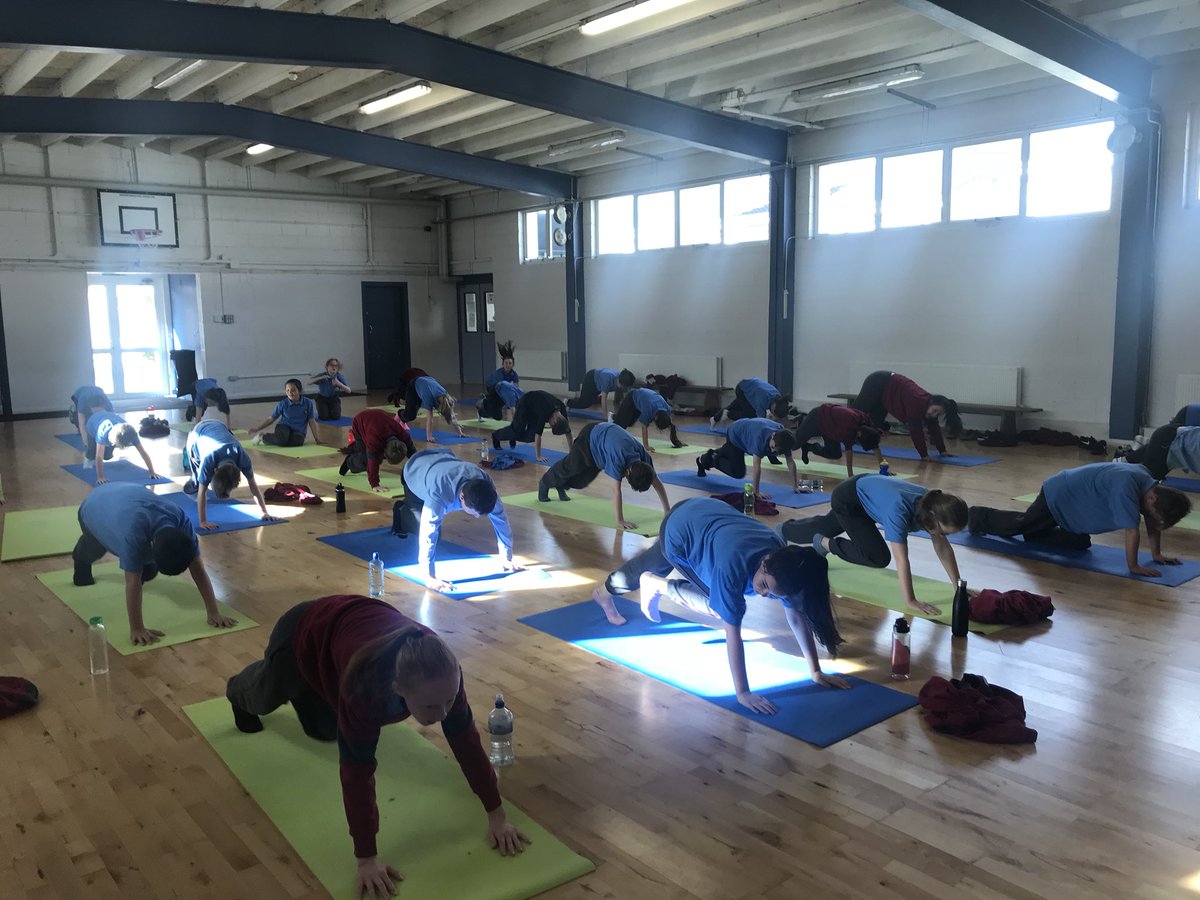 MsWhytesClass's tweet photo. Enjoying some fitness fun today #fitkids #fitness #newskills #mswhytesclass #6thclass https://t.co/Adt04lJXMU