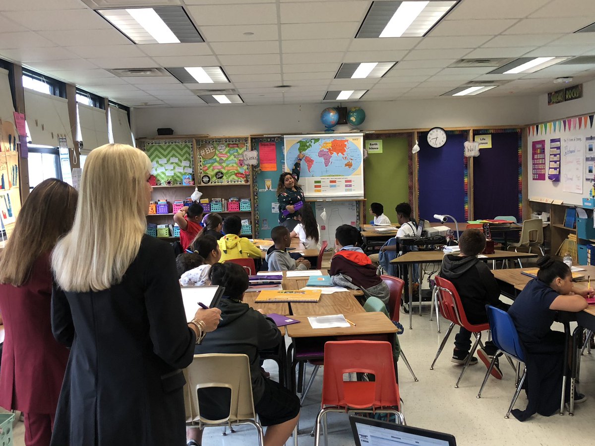 dallasschools's tweet image. Brill Garrett is #PrincipalForADay at #DallasISD’s @GabePAllen1 this morning. #PFAD2018 @DRChamber