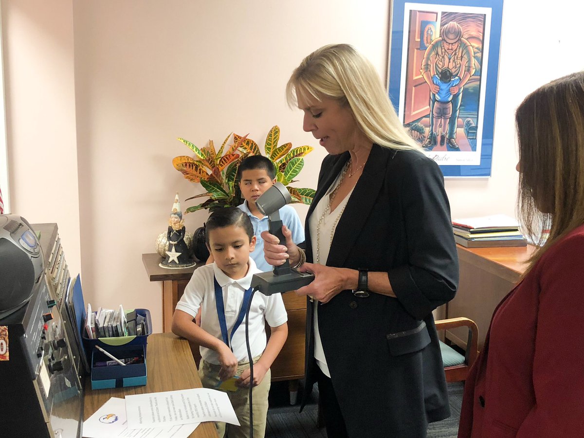 dallasschools's tweet image. Brill Garrett is #PrincipalForADay at #DallasISD’s @GabePAllen1 this morning. #PFAD2018 @DRChamber