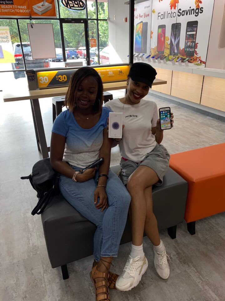 _WirelessWorld's tweet image. Thank you to these lovely ladies for stopping by. 
@JeffMarshBOOST @shawnatspg