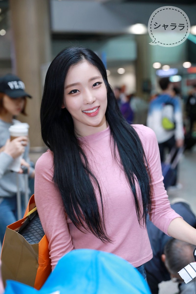 lala_sha_lala's tweet photo. 181009 카밀라(Camila) - 초임, 유빈, 유나 @인천국제공항 입국 ...お疲れ様でした! 수고 많았어요!! #カミラ #camila #한초임 #정유빈 #정유나 #仁川国際空港 https://t.co/pPaxfcg4rF