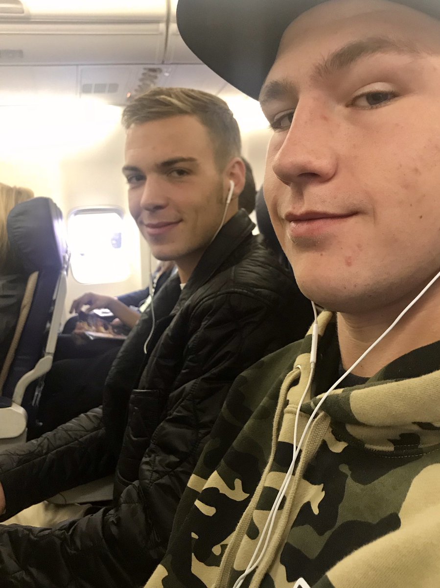 TheWebaround's tweet photo. #TeamWebaround is traveling to #SanJose for #Zoomtopia18 !!! We can’t wait to see all of you at booth 6 @zoom_us #greenscreen #videoconferencing https://t.co/4bVq9bUVzw