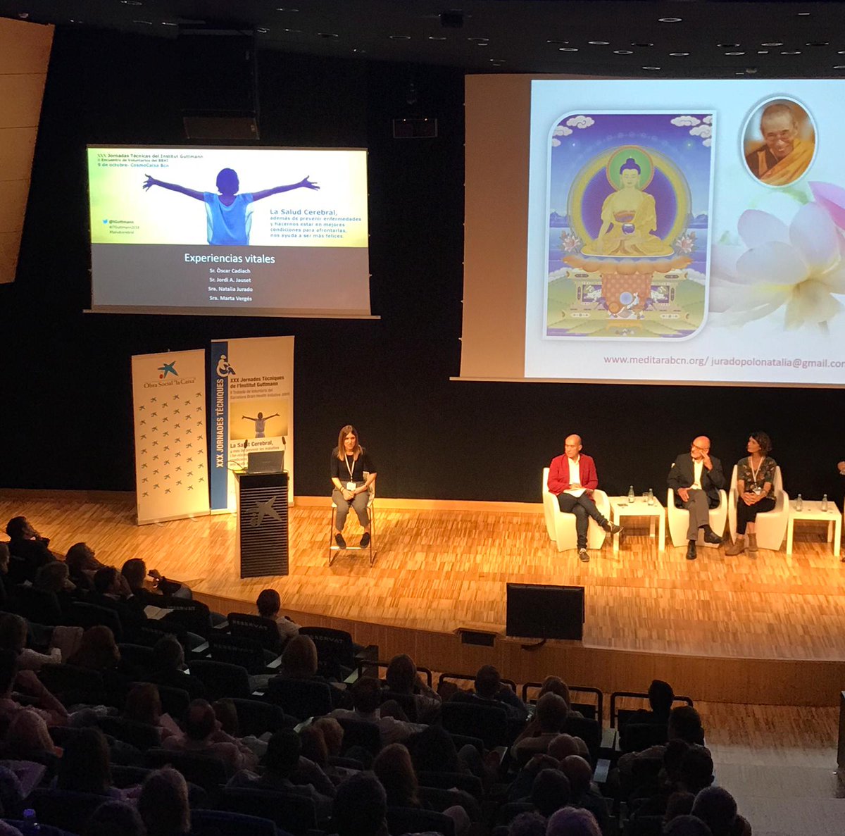 IGuttmann's tweet photo. Llegué al #budismo al darme cuenta de que mi felicidad no podía depender de que las cosas salgan bien nos cuenta @nattaliajurado hablando de su experiencia vital en #JTGuttmann2018 https://t.co/zEKMZ4SkPz