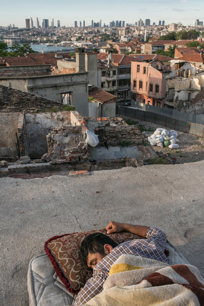 khasedutr's tweet photo. Afganistanbul, "Istanbul International Architecture and Urban Films Festival", ve "Marmaris International Short Film Festival"de finale kaldı. Fotoğrafçımız Ulaş Tosun ile İletişim Fakültesi öğrencileri Kaan Karataş, Melih Kaymaz ve Barış Demirdelen’e başarılar diliyoruz. https://t.co/BqIyYUTysZ