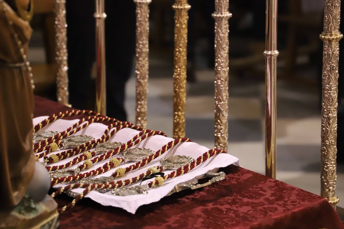 HdadRemediosMog's tweet photo. Galería de fotos, 7 de Octubre | Fotografías de la Función Principal en honor a Nuestra Señora del Rosario en sus misterios dolorosos y gloriosos y la toma de posesión de la nueva Junta De Gobierno. Más en nuestro Facebook. https://t.co/PDoFP1x8me