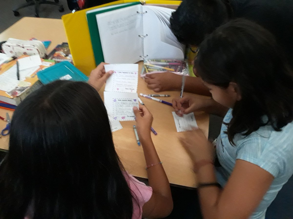 tzsalloum's tweet photo. @JuarezScholars #Bethechange 5th Grade students at Juarez school writing out kind notes in Spanish to attach to socks they are donating to kids at an orphanage in Mexico. https://t.co/lSSfJ4F3ZD