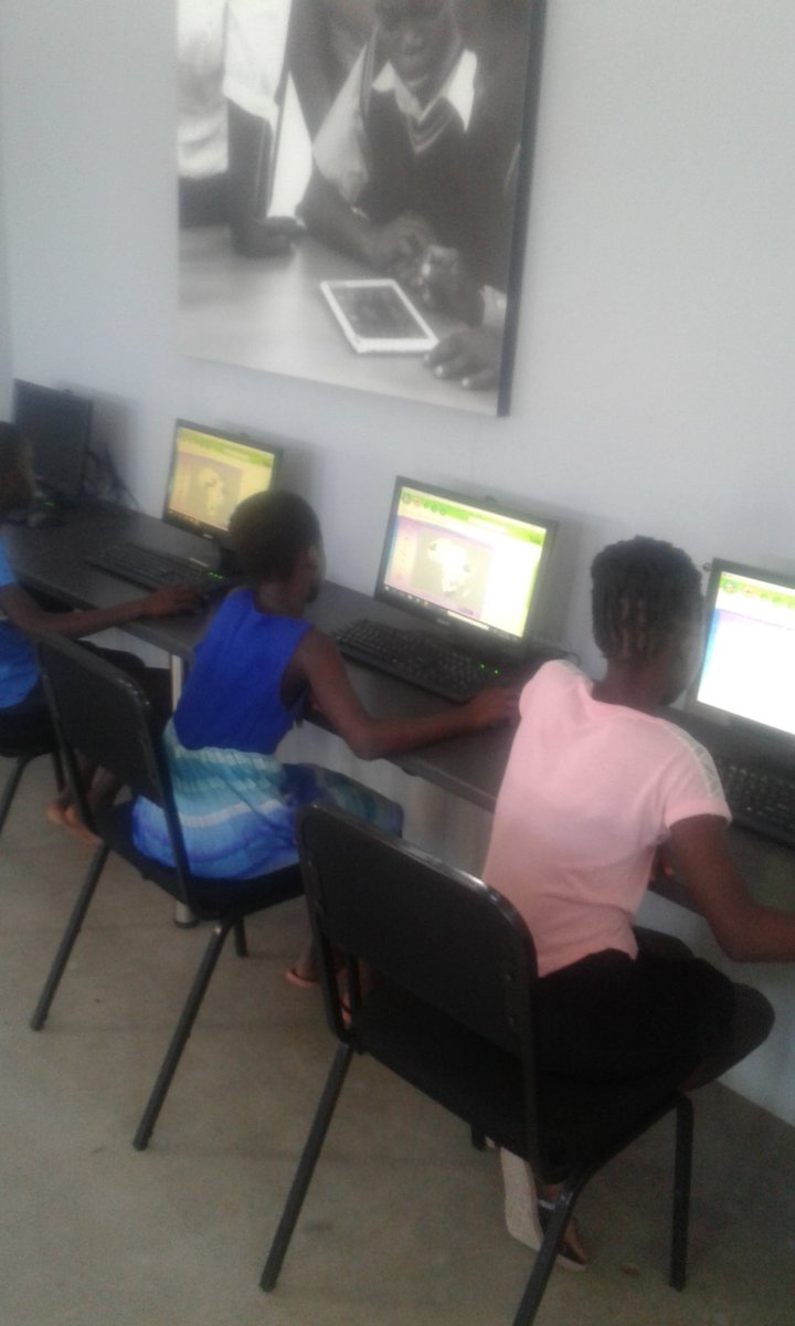 phumlaphumlo's tweet photo. #AfternoonClasses  @HuntDLC1 with Swavana OVC doing jigsaw Africa @GwfOnline @Glenrose669 @community_more https://t.co/hj6PbYv3SM