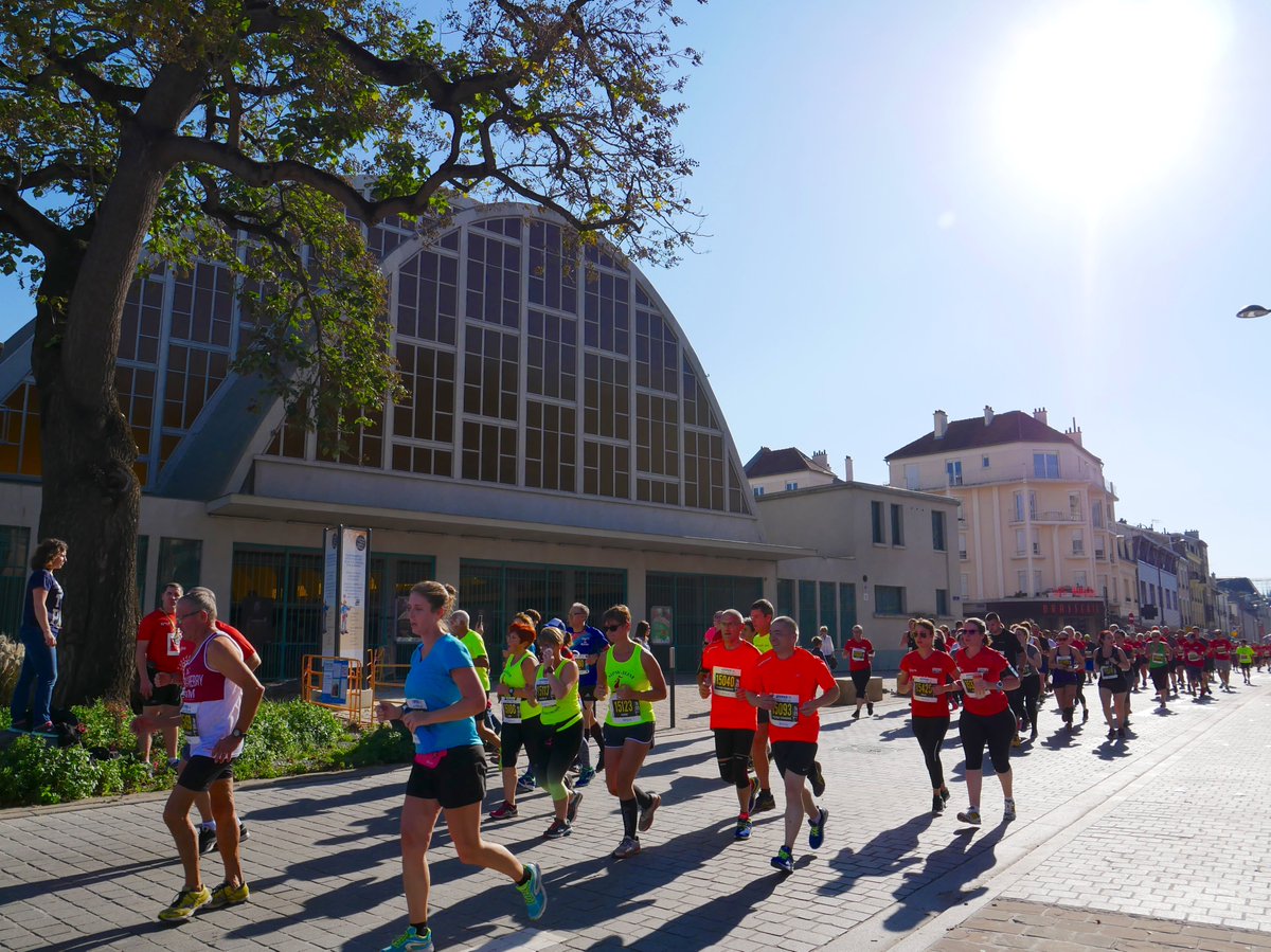 VilledeReims's tweet photo. J-11 avant le #RunInReims2018 : vous souhaitez vous inscrire pour le 10km, semi, marathon, ou devenir #bénévole de l'évènement ? Rendez-vous sur la page dédiée => https://t.co/Ng7gpwT7zs. https://t.co/fIAOddGP6F