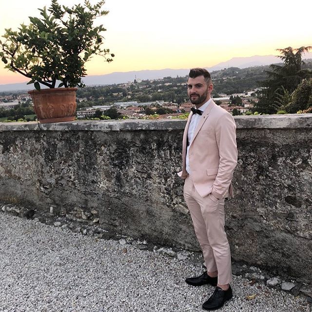 🍬🍬🍬🍬 #sunset #weddingday #instaman #instaboy #style #fashion #elegant #mood #instagood #pink #suit #manwithstyle #candy #sun #life #classy #picoftheday #photooftheday ift.tt/2ytEPxp