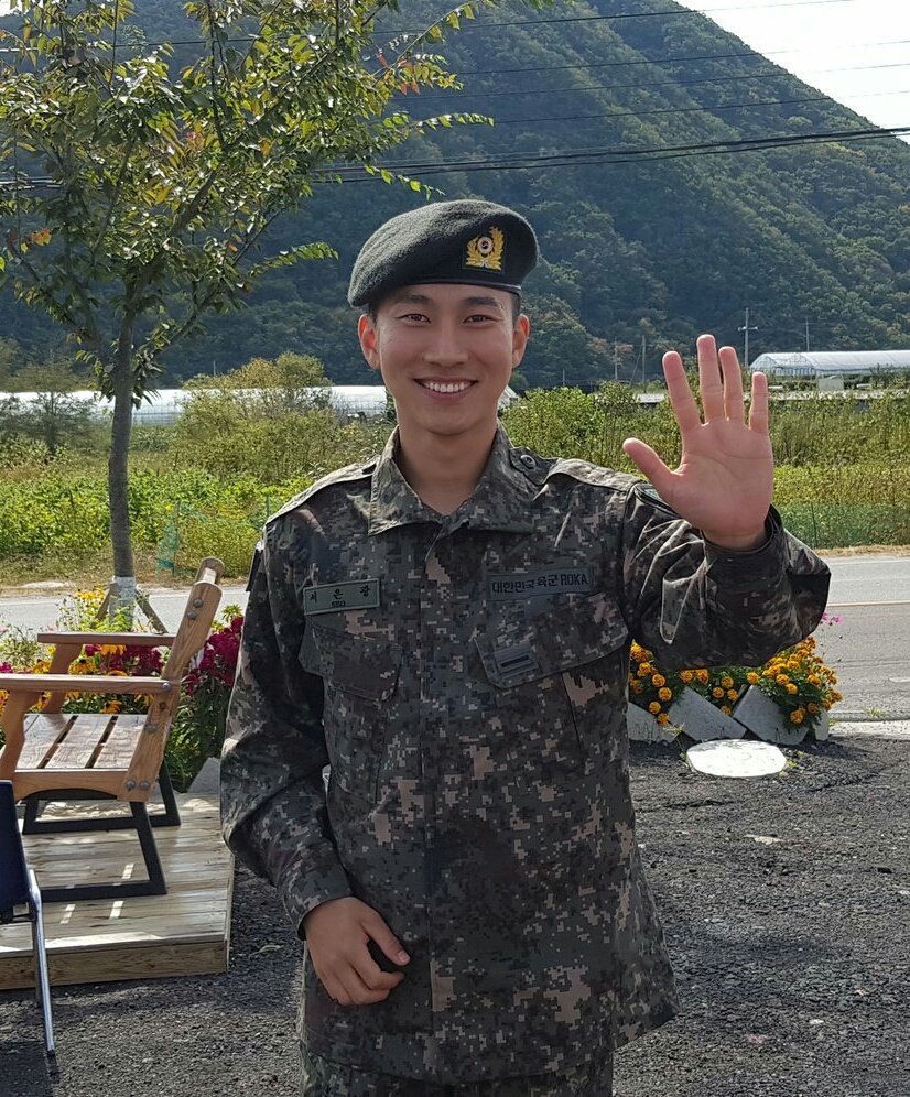 Day 048/593D-545100918Sana pagbalik mo, marunong na talaga ako mag'Korean. Hehe. Para maiintindihan ko yung mga military stories mo. :")Take care always. Miss you so much. x