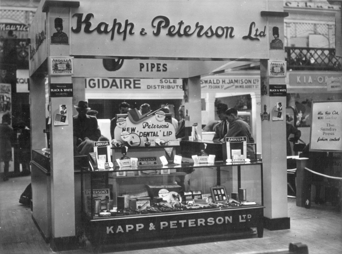 kappandpeterson's tweet photo. The Kapp &amp; Peterson booth at the Royal Dublin Society, Ballsbridge, Dublin.

#petersonpipes #dublin #tobaccopipe #smokingpipe https://t.co/e9nYPZyPwx