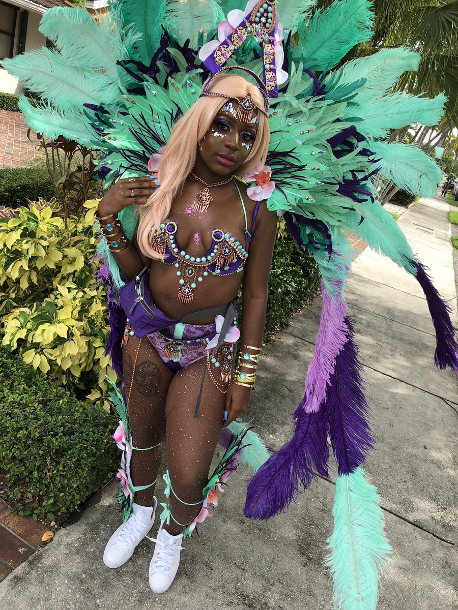 ITLWithMunah's tweet photo. YOU KNOW I ALWAYS STEP OUT PROPER 💁🏾‍♀️ Another carnival for the books 🤸🏿‍♀️🤸🏿‍♀️
#miamicarnival2018 #miamicarnival #feteran #blackgirlmagic https://t.co/nz86AfHwxL