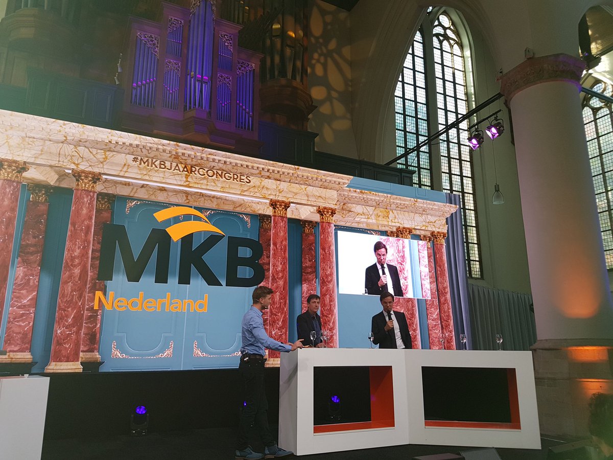 Implacement's tweet photo. Premier Rutte: "in de #AVG schieten we wellicht een beetje door, daar moeten we naar kijken, dat is niet eenvoudig want dat is een Europese aangelegenheid." #MKBjaarcongres 2018 #mkb https://t.co/oxpvLIALp0
