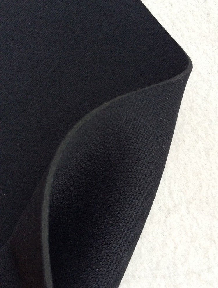 LangruiTextile's tweet image. 2mm neoprene black . Both black jersey bonded. BB