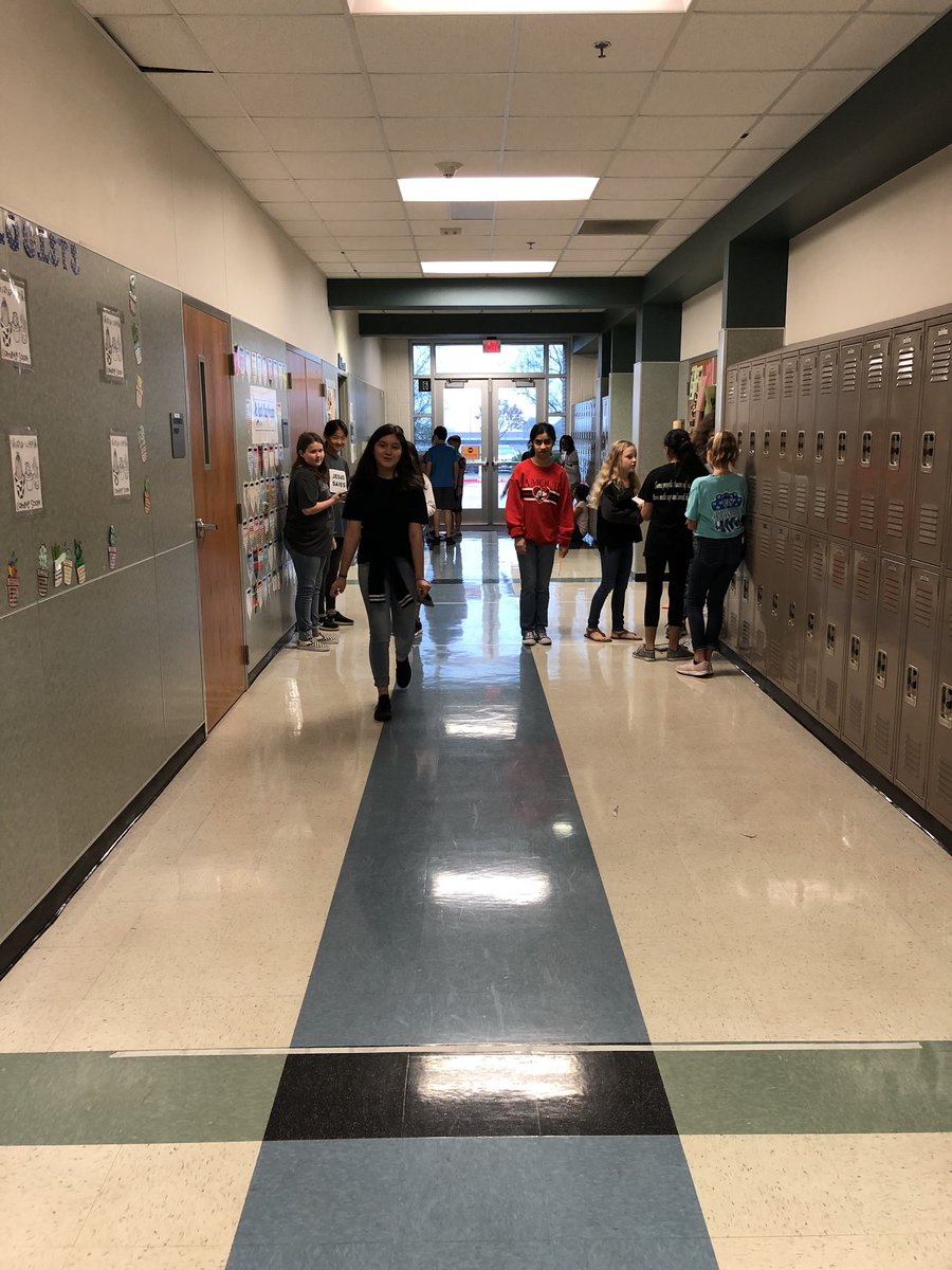 SudovskyL's tweet image. Speed challenge-hopping, walking backwards, speed walking #mathinscience #kmsscience @LaceyHerring17 @MsT_Mustangs