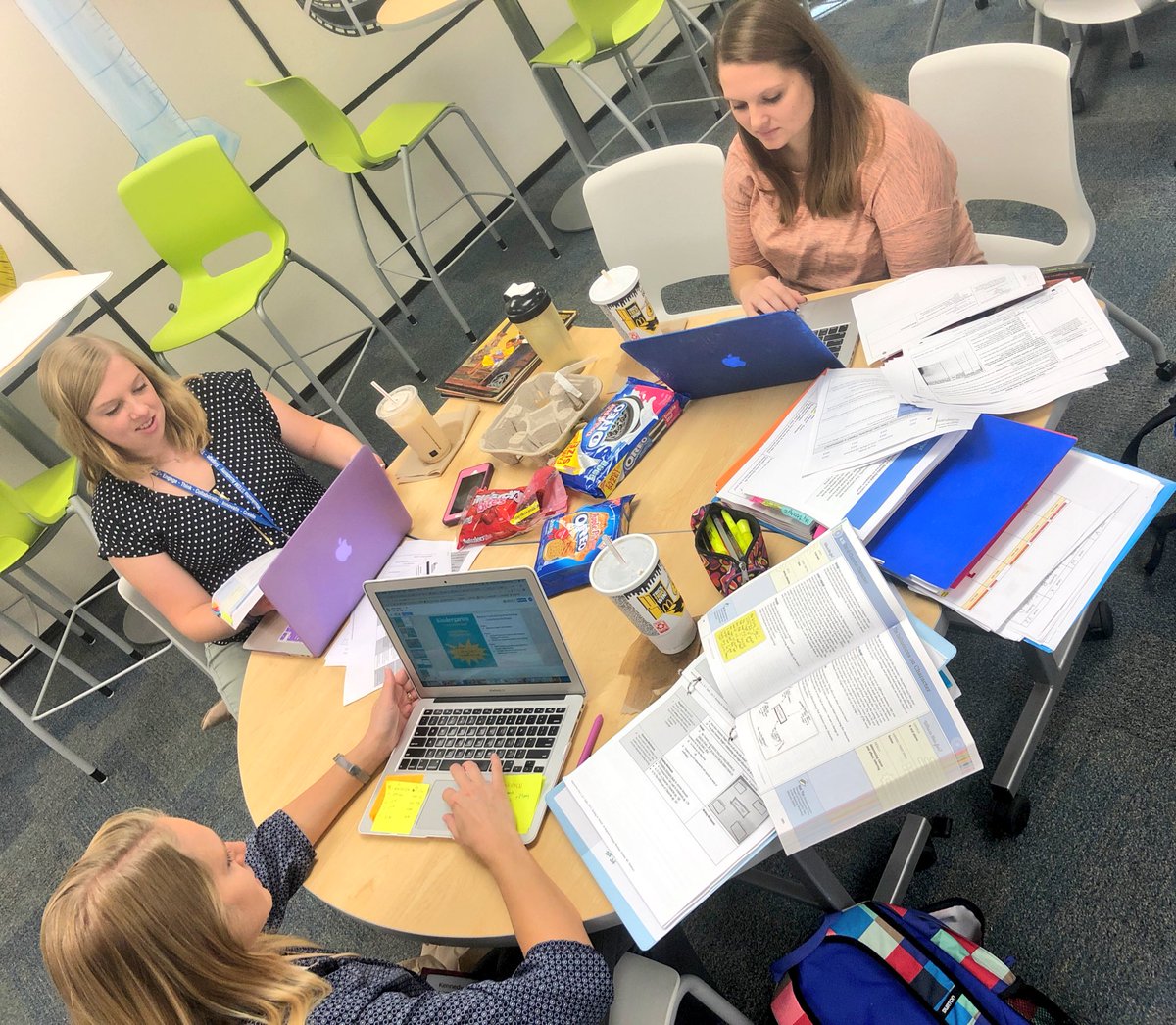 RBoario's tweet photo. A day of collaboration and great conversations! #flextime #RandallSTEM @MelissaHorn97 @MKennedySDW @MelissaPau17 @WaukeshaSTEM https://t.co/OMfibCsiyP
