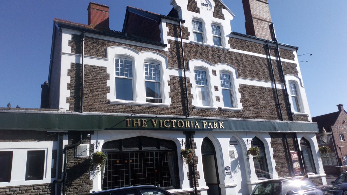 SweetWilliamsEm's tweet image. Just spent a lovely afternoon sprucing up the beer garden @VicParkPub in #Canton. What a lovely pub! Never been before but will definitely be back as a customer next time. I certainly earned a pint of @brainsbrewery SA Gold working hard in this gorgeous sunshine!