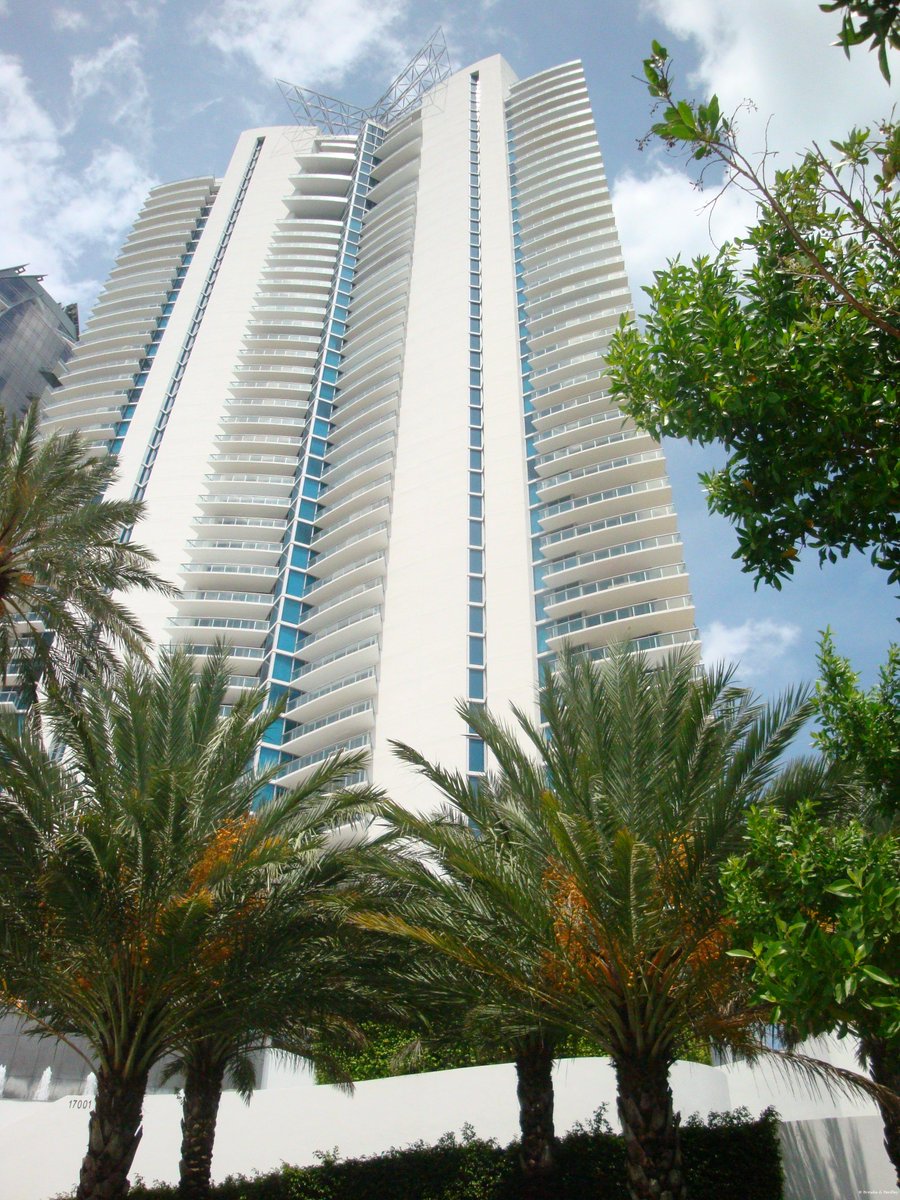 Lucid_Observer's tweet photo. Jade Beach condo for rent https://t.co/y6Kyn0z4rv  #JadeBeach #SunnyIslesBeach #MiamiLuxuryCondoRentals https://t.co/qAik7PBGvZ