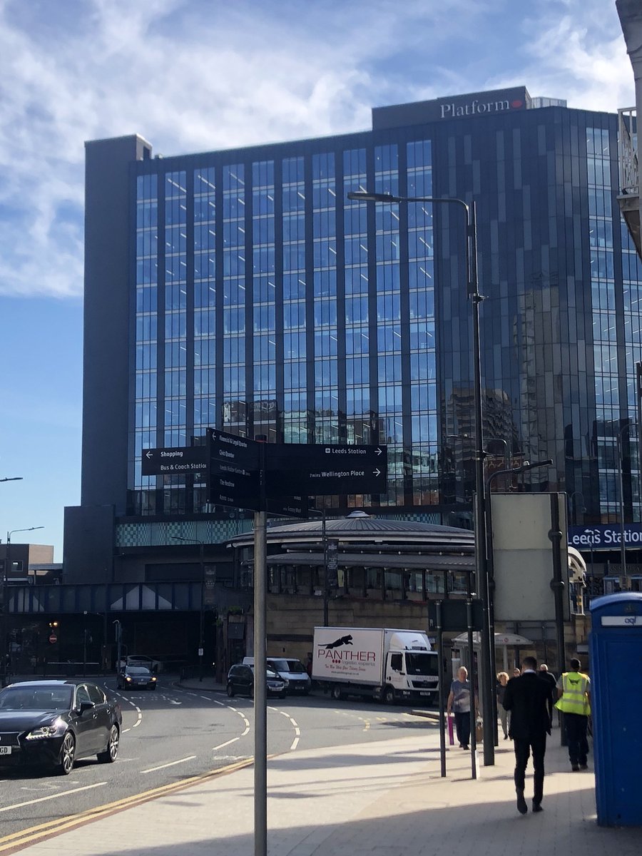 heather_eliska's tweet image. Yay! Leeds today to fly the @Bruntwood_UK flag for @MafiaYorkshire #leedsbizweek 💃