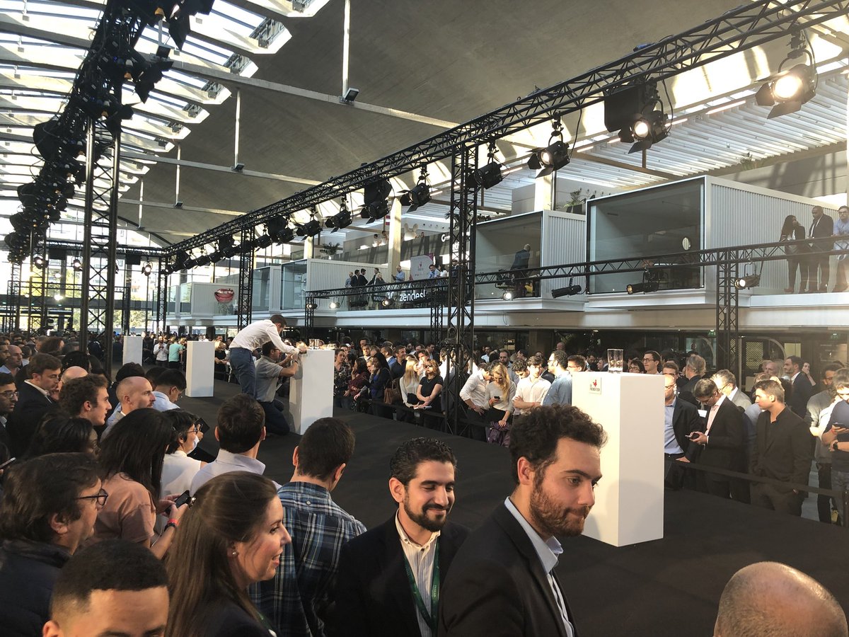 clementsauvage's tweet image. Encore quelques minutes avant l’arrivée d’@EmmanuelMacron @mounir @katborlongan et @roxannevarza pour la feuille de route de @LaFrenchTech 2019 à @joinstationf #techIsFuture