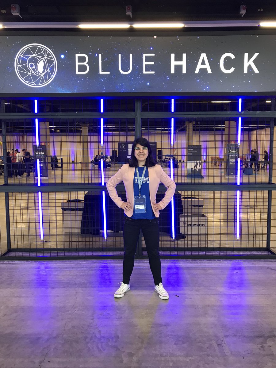 leticiamrosa's tweet image. Aqui no #IBMCloudDiscovery e tá rolando o #BlueHack