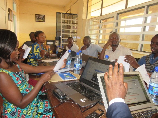 gec_sh's tweet photo. Fin de l’atelier par le mot du professeur @GodefroidMuzal1 modérateur et directeur du @gec_sh -sh. Merci beaucoup à tous les participants pour le courage et le travail abattu ensemble, le travail est encore long et à la prochaine. https://t.co/ctUMATedLT