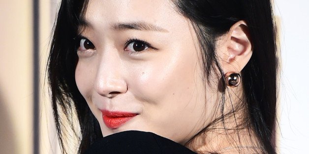 47. 우희진 아까 제가 헬레나 본햄 카터 적은 것 같은데 우희진씨 좀 헬레나 느낌 아닌가요... 옛날 얼굴이 하나도 안 변하고 그대로라는 것도 너무...