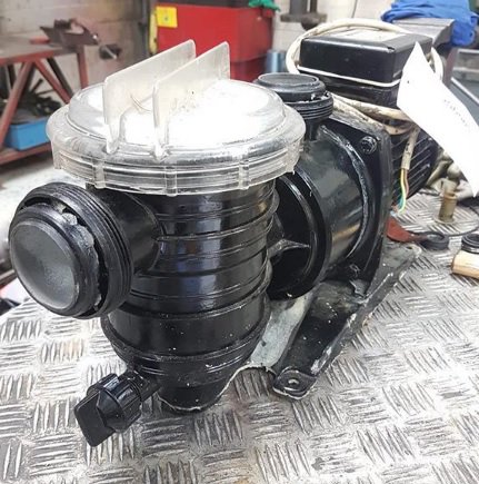GibbonsGroup's tweet image. Before and after: This swimming pool pump is now painted up and ready to be returned to our client. No need for a costly replacement thanks to our rewinds and repairs service replacing a mechanical seal ow.ly/RuZu30m9YY5 #poolpump #swimmingpoolpump #poolpumprepair