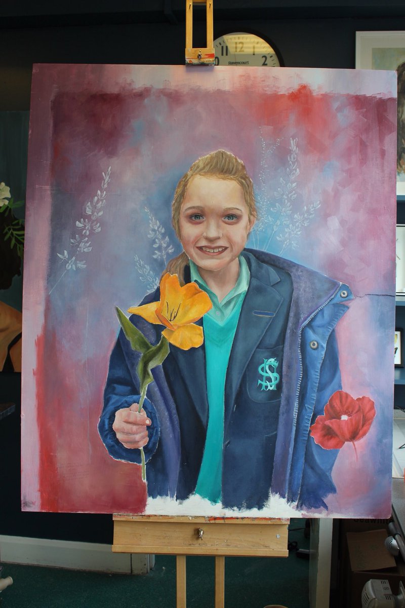SheffieldHigh's tweet image. We love seeing relationships flourish across the school - Year 13 artist Alice was inspired to paint “A Sheffield Girl”, a beautiful portrait of her reading buddy Maddie, after the two had a conversation about the value of helping others @GDST #sheffieldgirls #gdstspirit